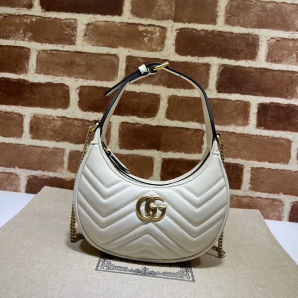 グッチ GGマーモント ハーフムーンシェイプ ミニバッグ ホワイト 699514 DTDHT 9022 レザー ゴールド金具