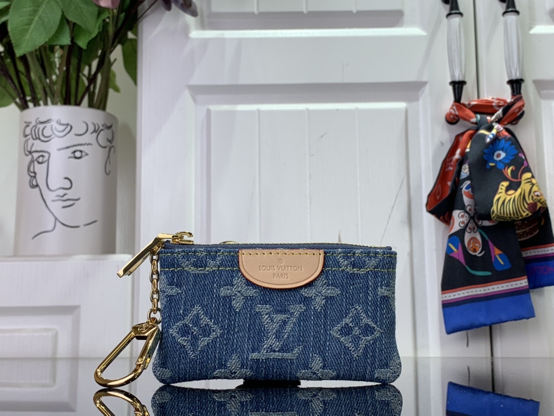 最高級ルイヴィトンスーパーコピー ルイヴィトンカードキーケースコピー 新作 LV リミックス カードキーケース ポシェット・クレ ブルーデニム M82961 モノグラム・デニム ゴールド金具