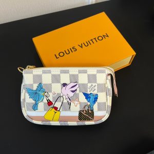 最高級ルイヴィトンスーパーコピー ルイヴィトンポシェットコピー ミニ･ポシェット･アクセソワール ダミエアズール ピンク M82623 ダミエ･アズール キャンバス、レザー ゴールド金具