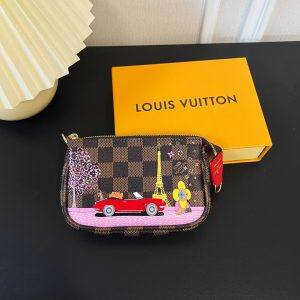 最高級ルイヴィトンスーパーコピー ルイヴィトンポシェットコピー ミニ･ポシェット･アクセソワール モノグラム レッド M82623 モノグラム･キャンバス ゴールド金具 lv202401069
