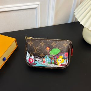 最高級ルイヴィトンスーパーコピー ルイヴィトンポシェットコピー ミニ･ポシェット･アクセソワール モノグラム レッド M82623 モノグラム･キャンバス ゴールド金具 lv202401073