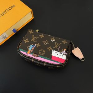 最高級ルイヴィトンスーパーコピー ルイヴィトンポシェットコピー ミニ･ポシェット･アクセソワール モノグラム ピンク M82623 モノグラム･キャンバス ゴールド金具 lv202401084