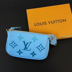 最高級ルイヴィトンスーパーコピー ルイヴィトンポシェットコピー ミニ･ポシェット･アクセソワール スカイブルー M82623 モノグラム・アンプラント ゴールド金具 lv202401088