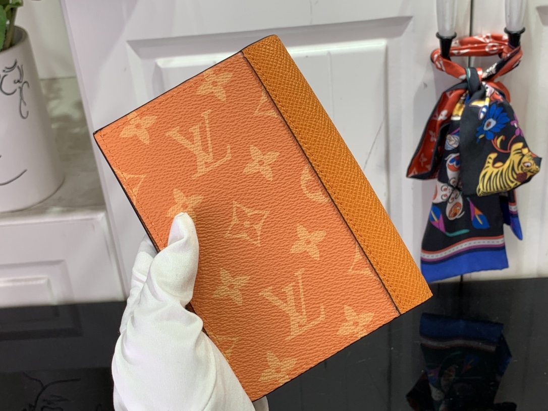 最高級ルイヴィトンスーパーコピー ルイヴィトンカードケースコピー クーヴェルテュール・パスポール NM タンジェリン M31050 モノグラム・キャンバス - 画像 (9)
