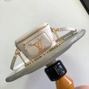 最高級ルイヴィトンスーパーコピー ルイヴィトンバッグコピー 2024年 新作 ホワイト / シャマロウ ピンク M82208 モノグラム･アンプラント レザー ゴールド金具