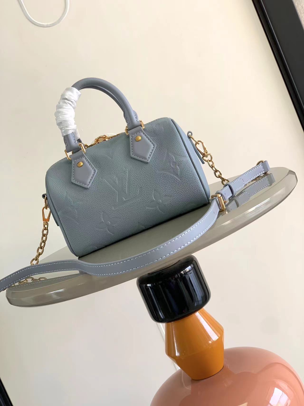 最高級ルイヴィトンスーパーコピー ルイヴィトンバッグコピー スピーディ・バンドリエール 20 ブルー M46484 エンボス加工したグレインレザー ゴールド金具 - 画像 (8)