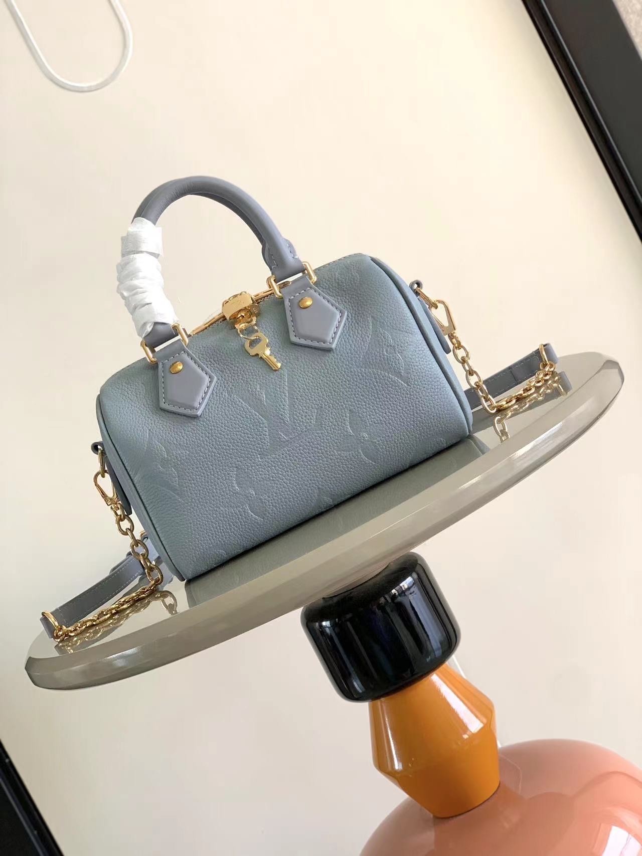最高級ルイヴィトンスーパーコピー ルイヴィトンバッグコピー スピーディ・バンドリエール 20 ブルー M46484 エンボス加工したグレインレザー ゴールド金具
