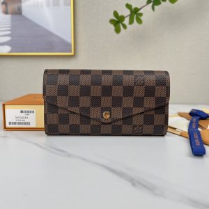 最高級ルイヴィトンスーパーコピー ルイヴィトン財布コピー ポルトフォイユ・サラ ブラウン N63209 ダミエ・エベヌ キャンバス ゴールド金具