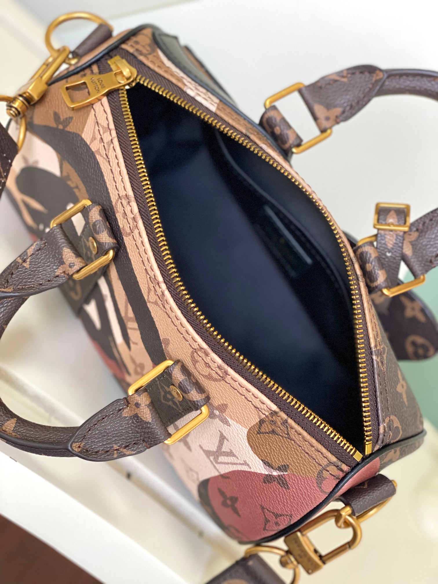 最高級ルイヴィトンスーパーコピー ルイヴィトンバッグコピー キーポル・バンドリエール 25 ダークブラウン M46678 モノグラム・キャンバス ゴールド金具 - 画像 (3)