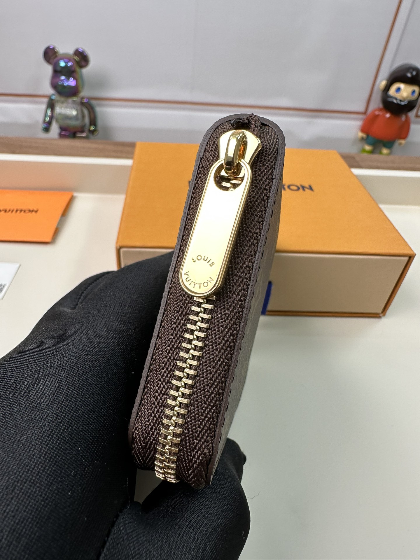 最高級ルイヴィトンスーパーコピー ルイヴィトン財布コピー ジッピー・コイン パース ブラウン M60067 モノグラム・キャンバス ゴールド金具 - 画像 (7)