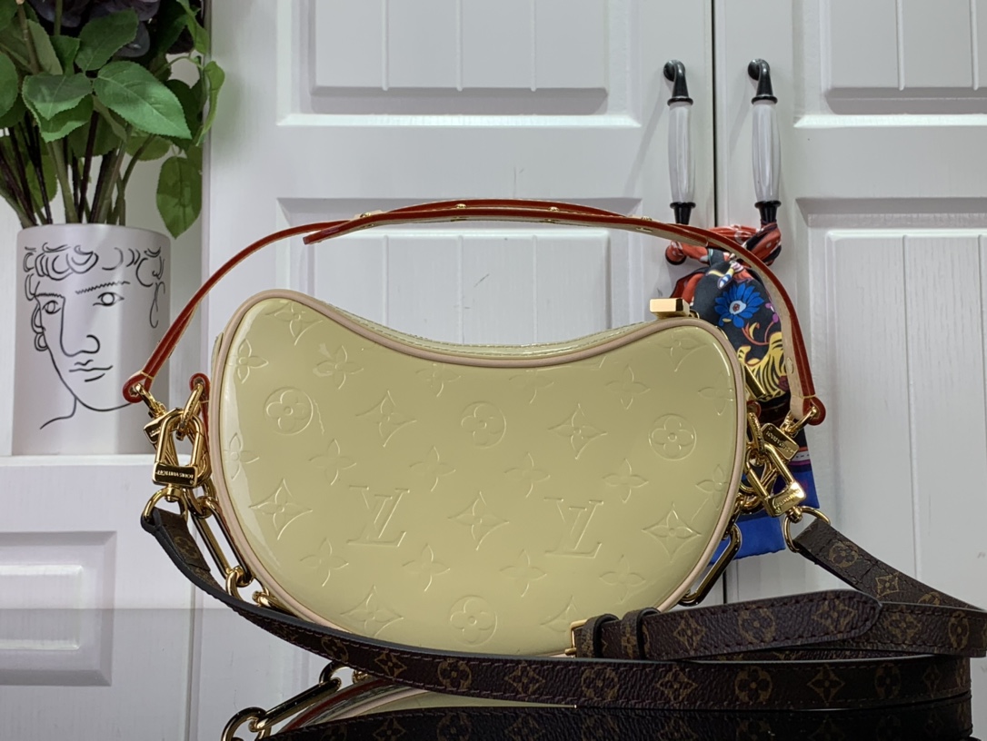最高級ルイヴィトンスーパーコピー ルイヴィトンバッグコピー 新作 LV リミックス クロワッサン シック、イエロー M24021 エンボス加工を施したモノグラム・ヴェルニ レザー ゴールド金具 - 画像 (8)