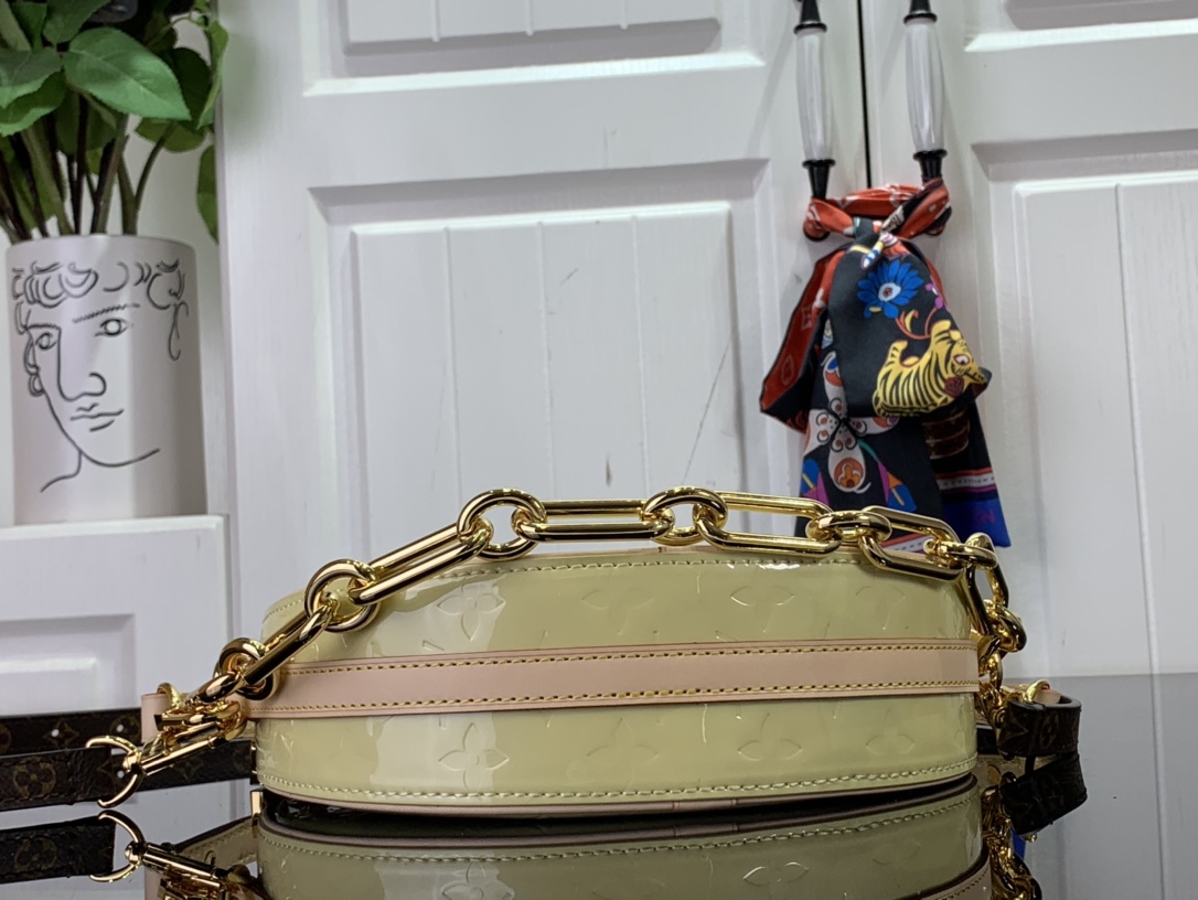 最高級ルイヴィトンスーパーコピー ルイヴィトンバッグコピー 新作 LV リミックス クロワッサン シック、イエロー M24021 エンボス加工を施したモノグラム・ヴェルニ レザー ゴールド金具 - 画像 (7)