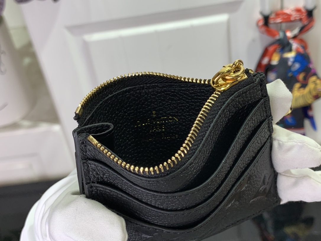 最高級ルイヴィトンスーパーコピー ルイヴィトンカードケースコピー ポルト カルト・フローラ ブラック M82639 モノグラム・アンプラント レザー ゴールド金具 - 画像 (3)