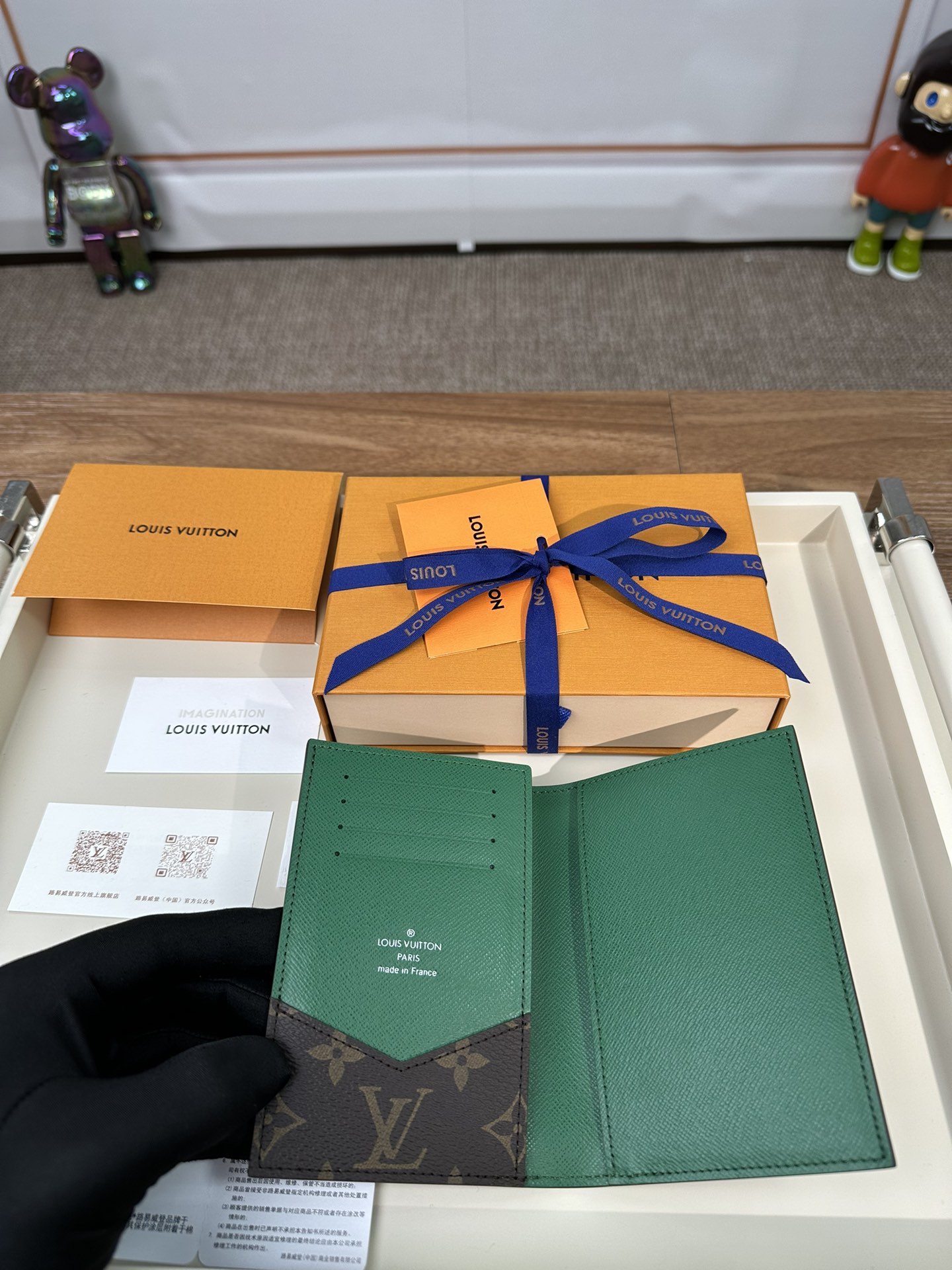 最高級ルイヴィトンスーパーコピー ルイヴィトンカードケースコピー パスポートカバー クーヴェルテュール・パスポール NM ヴェール M82867 モノグラム・マカサー キャンバス - 画像 (7)