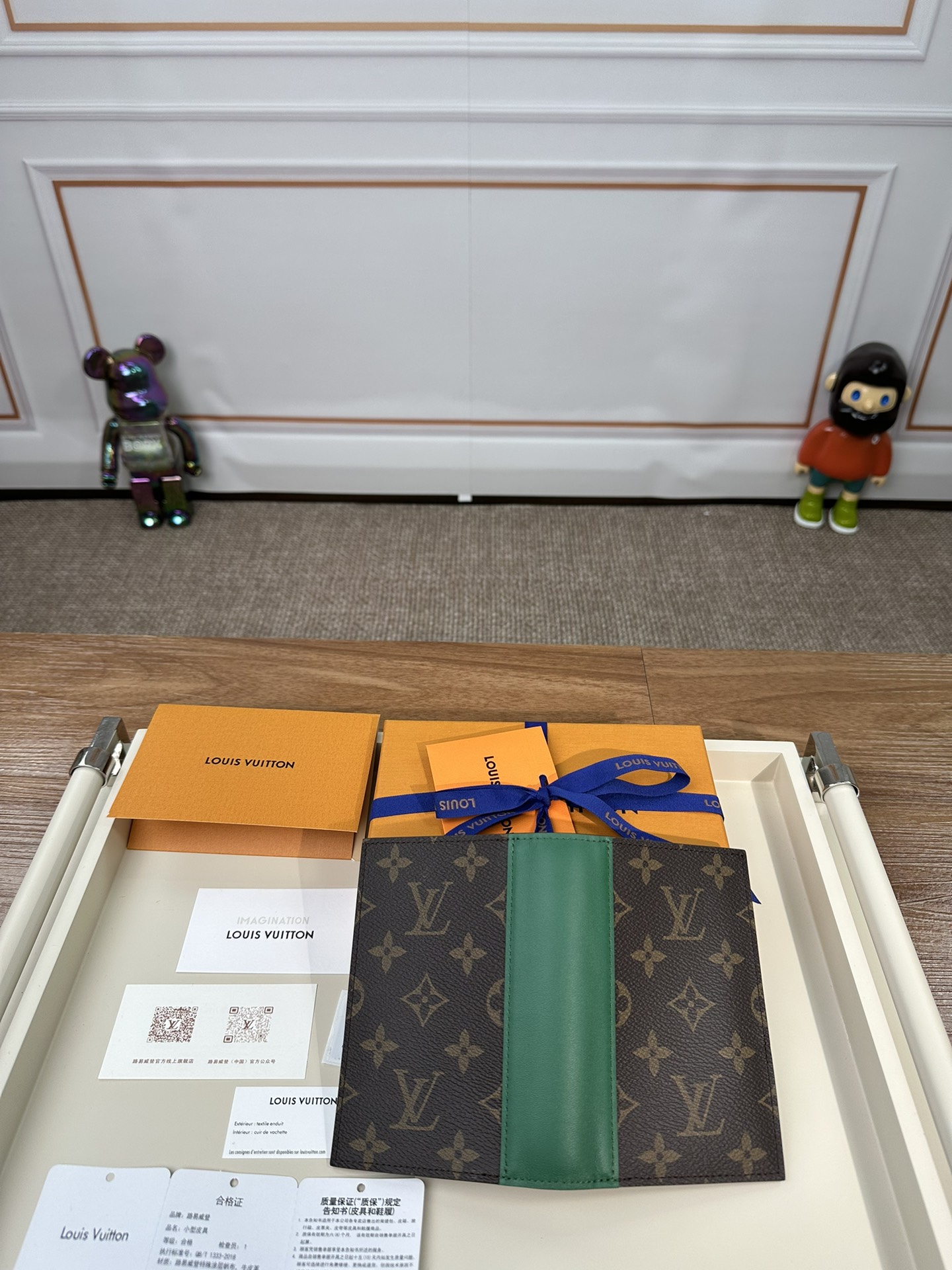 最高級ルイヴィトンスーパーコピー ルイヴィトンカードケースコピー パスポートカバー クーヴェルテュール・パスポール NM ヴェール M82867 モノグラム・マカサー キャンバス - 画像 (3)