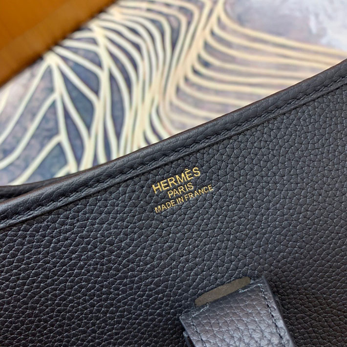 最高級HERMESスーパーコピー エルメスエヴリン29/PMコピー エヴリン3 29/PM ブラック トリヨン ゴールド金具 新品 2024W1071 - 画像 (5)