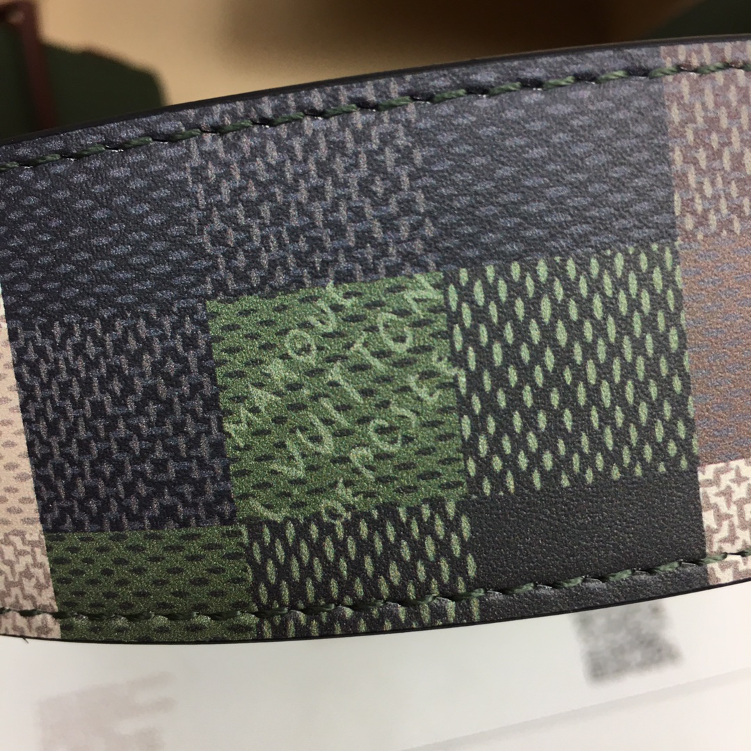 最高級ルイヴィトンスーパーコピー ルイヴィトンベルトコピー ベルト・LV メガ ピクセル 40MM リバーシブル M8470U グリーン レザー シルバー金具 202404547 - 画像 (7)
