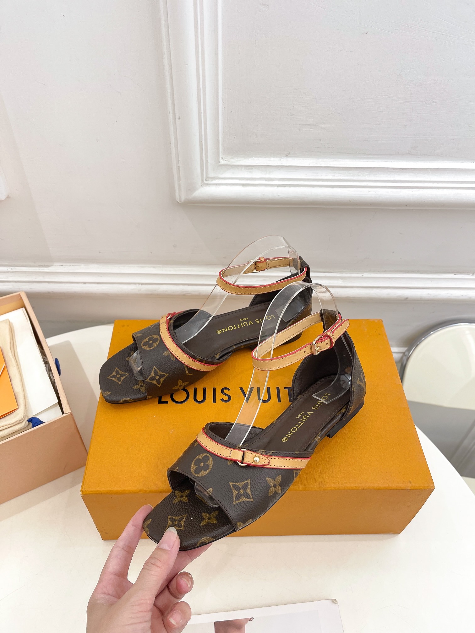 最高級ルイヴィトンスーパーコピー靴 ルイヴィトンサンダルコピー LV サンセット・ライン サンダル ダークブラウン レザー【新品】202405390 - 画像 (8)
