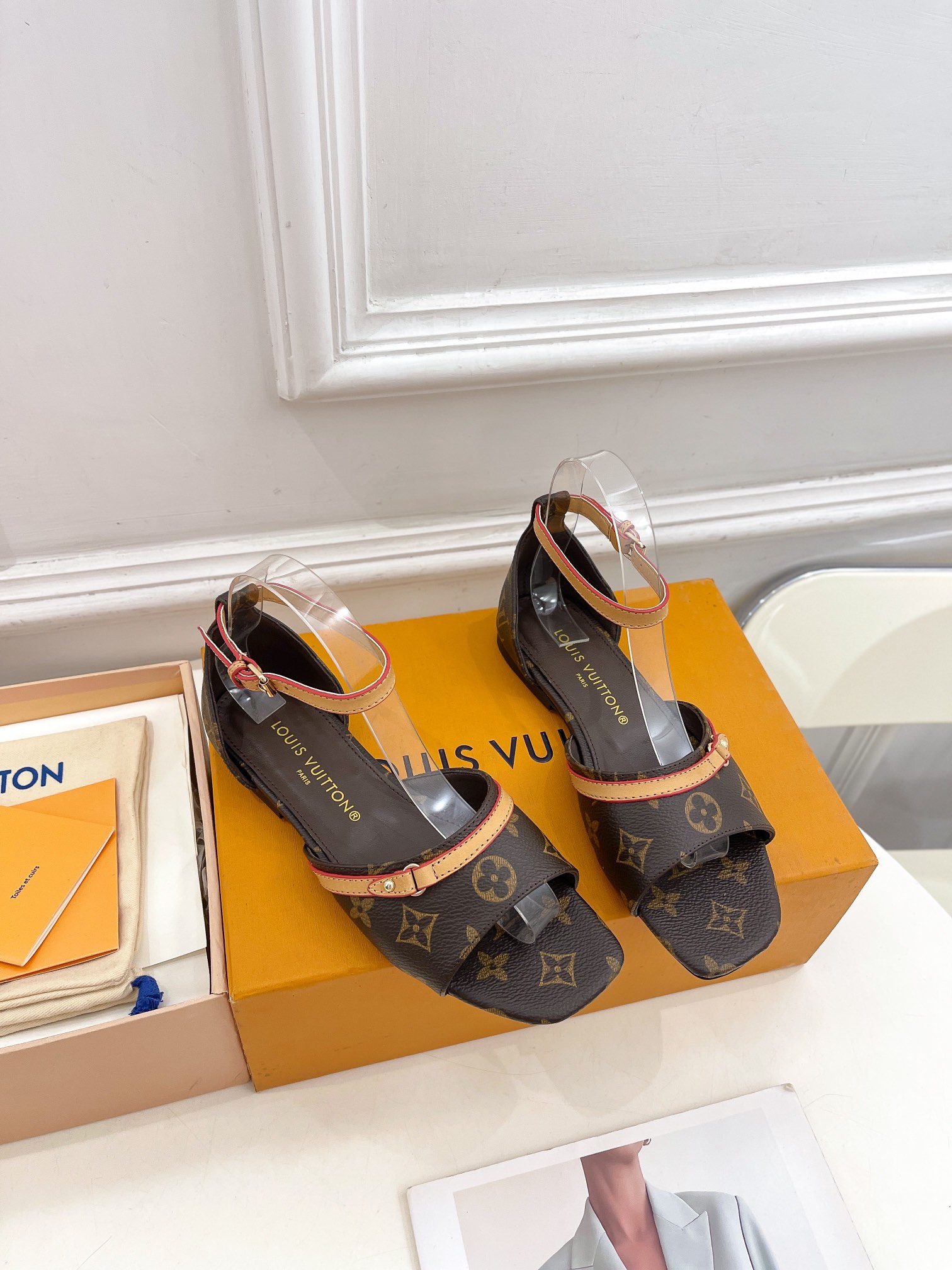 最高級ルイヴィトンスーパーコピー靴 ルイヴィトンサンダルコピー LV サンセット・ライン サンダル ダークブラウン レザー【新品】202405390 - 画像 (6)