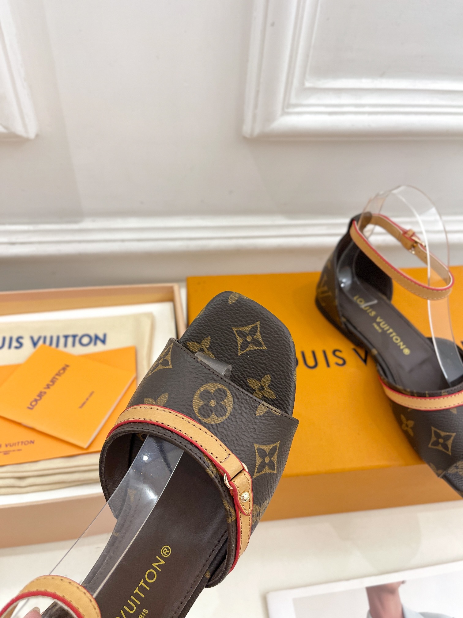 最高級ルイヴィトンスーパーコピー靴 ルイヴィトンサンダルコピー LV サンセット・ライン サンダル ダークブラウン レザー【新品】202405390 - 画像 (3)