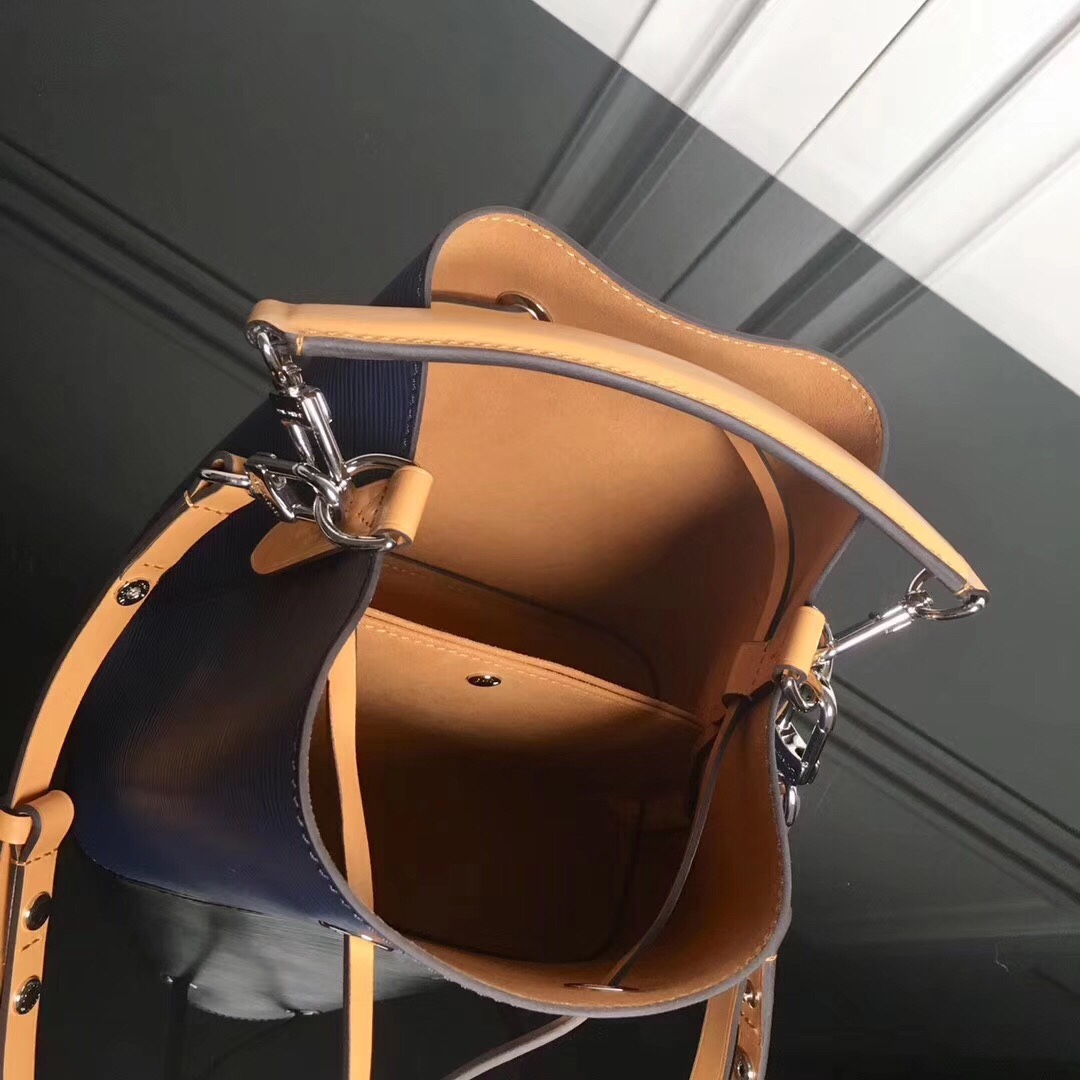 最高級ルイヴィトンスーパーコピー ルイヴィトン エピバッグ コピー ネオノエ BB ネイビー M52853 エピ・レザー シルバー金具 - 画像 (2)