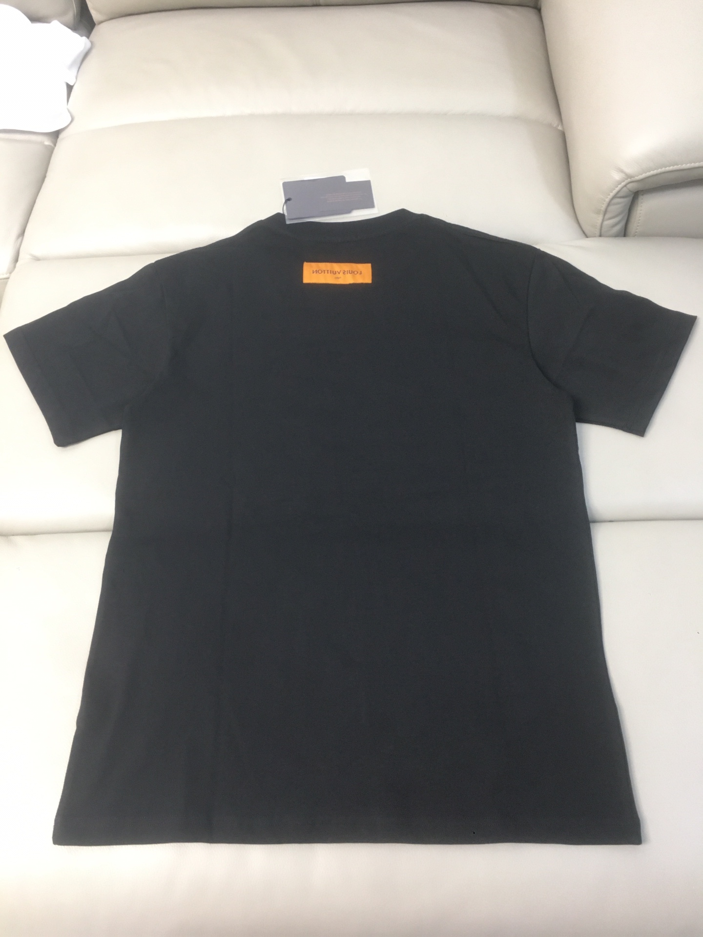 最高級ルイヴィトンスーパーコピー服 ルイヴィトンTシャツコピー 2024年春夏の新作 Tシャツ コットン100% メンズ レディース 202406355 - 画像 (4)
