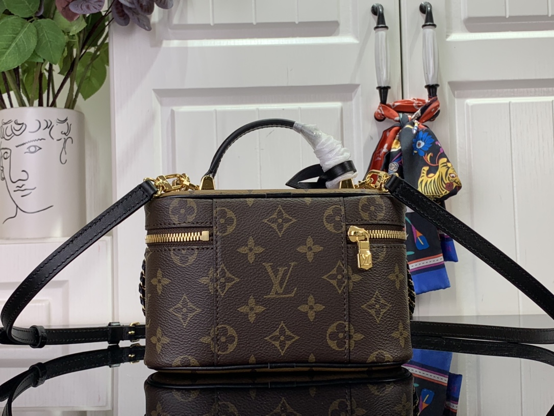ルイヴィトン ポーチ 新作 Louis Vuitton ヴァニティ・チェーン ポーチ ダークブラウン M47125 モノグラム・キャンバス ゴールド金具 - 画像 (8)