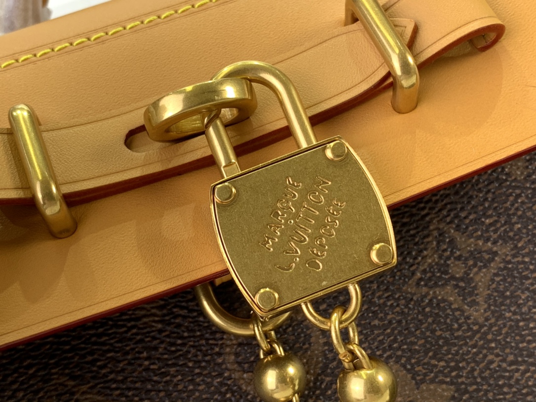 ルイヴィトン ショルダーバッグ 新作 Louis Vuitton ソウル・トランク EW ダークブラウン M11536 モノグラム・ダスト キャンバス ゴールド金具 - 画像 (4)