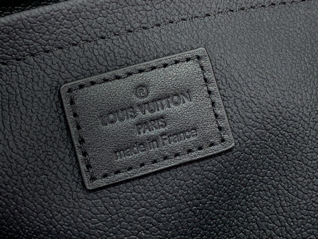 ルイヴィトン バスルームポーチ 新作 Louis Vuitton トイレタリー・バッグ ブラック M11750 ダミエ・グラフィット キャンバス シルバー金具 - 画像 (2)