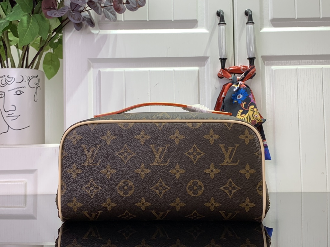 ルイヴィトン バスルームポーチ 新作 Louis Vuitton トイレタリー・バッグ ダークブラウン M11750 モノグラム・キャンバス ゴールド金具 - 画像 (8)