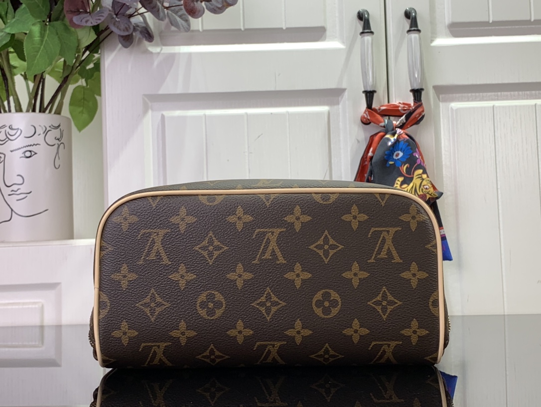 ルイヴィトン バスルームポーチ 新作 Louis Vuitton トイレタリー・バッグ ダークブラウン M11750 モノグラム・キャンバス ゴールド金具 - 画像 (7)
