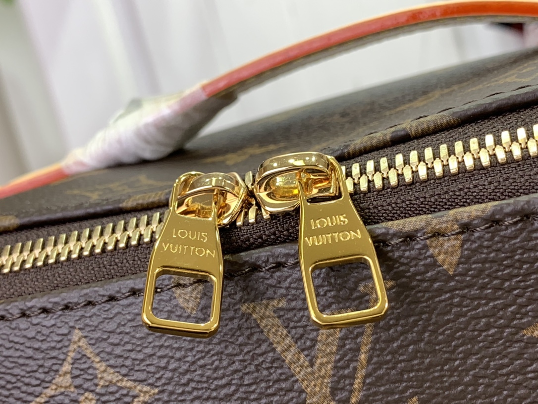 ルイヴィトン バスルームポーチ 新作 Louis Vuitton トイレタリー・バッグ ダークブラウン M11750 モノグラム・キャンバス ゴールド金具 - 画像 (5)
