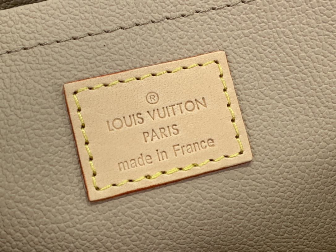ルイヴィトン バスルームポーチ 新作 Louis Vuitton トイレタリー・バッグ ダークブラウン M11750 モノグラム・キャンバス ゴールド金具 - 画像 (2)
