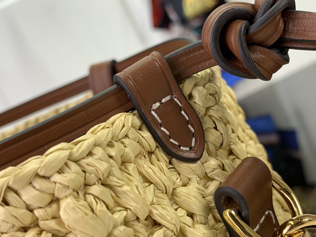 ルイヴィトン ショルダーバッグ 新作 Louis Vuitton ノエ・パース 2024新作 ナチュラル / タン M83521 ラフィア(ヤシ) ゴールド金具 - 画像 (4)