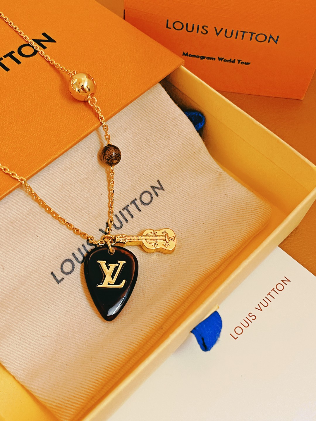 最高級ルイヴィトンスーパーコピー ルイヴィトンネックレスコピー ペンダント・LV ピックス M01865 ゴールド - 画像 (5)