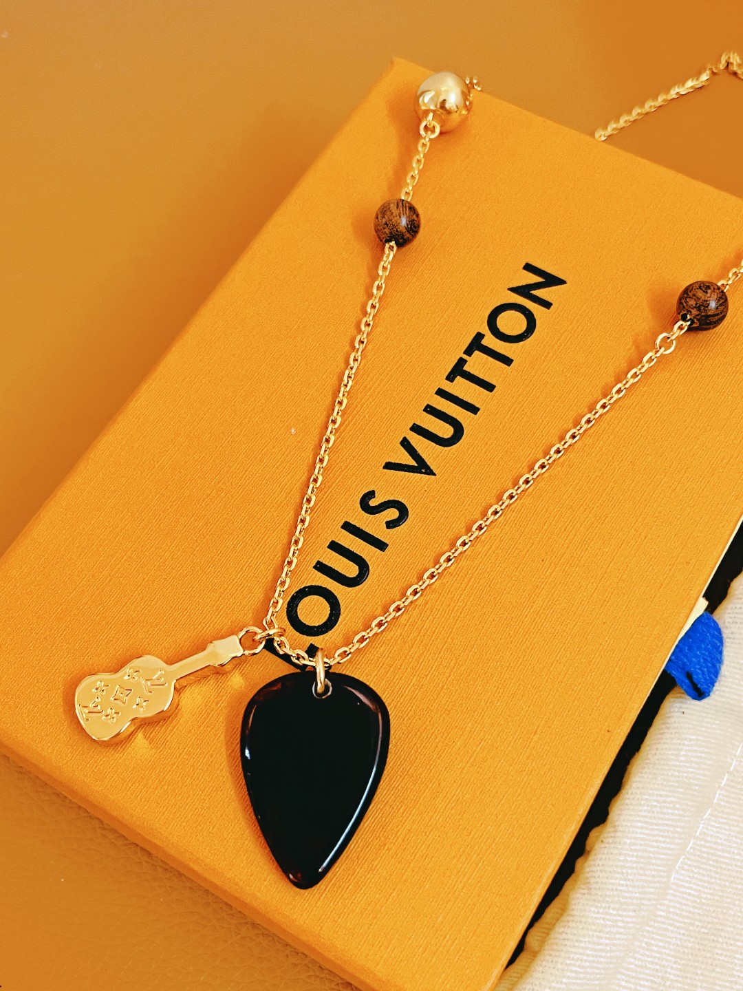 最高級ルイヴィトンスーパーコピー ルイヴィトンネックレスコピー ペンダント・LV ピックス M01865 ゴールド - 画像 (4)