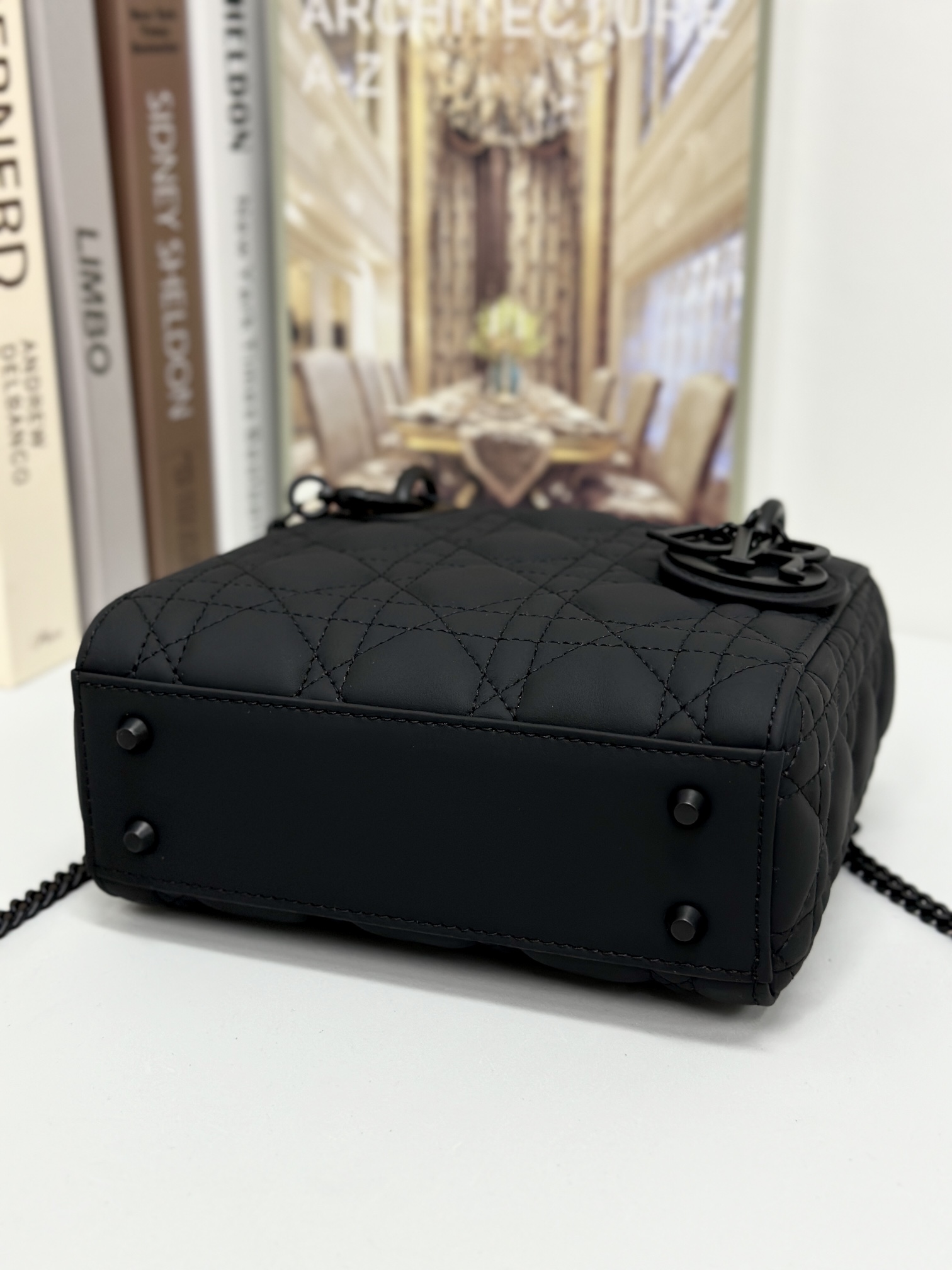 最高級ディオールスーパーコピー ディオールバッグコピー Lady Dior バッグ ミニ M0505SLOI_M989 黒 ブラック ゴールド金具 - 画像 (3)