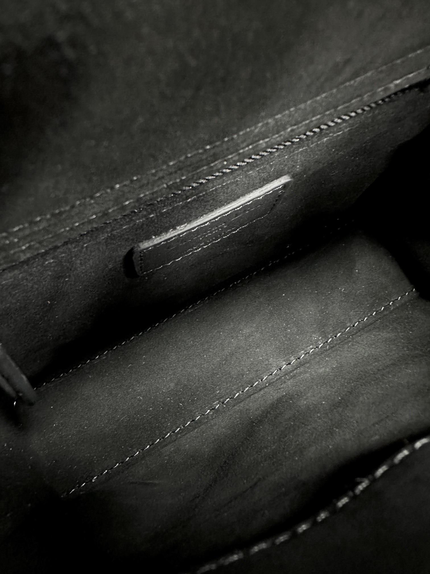 最高級ディオールスーパーコピー ディオールバッグコピー Lady Dior バッグ ミニ M0505SLOI_M989 黒 ブラック ゴールド金具 - 画像 (2)