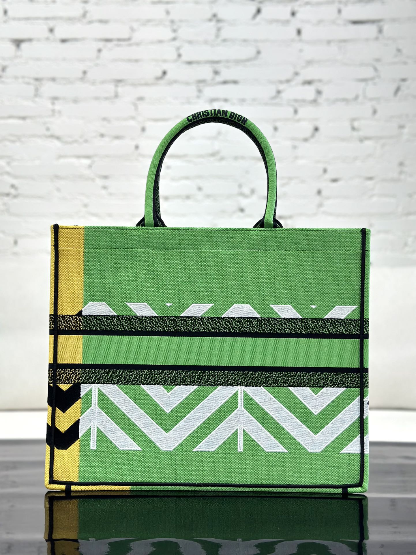 最高級ディオールスーパーコピー ディオールバッグコピー Dior Book Tote バッグ ラージ M1286ZTDT_M51E グリーン - 画像 (8)