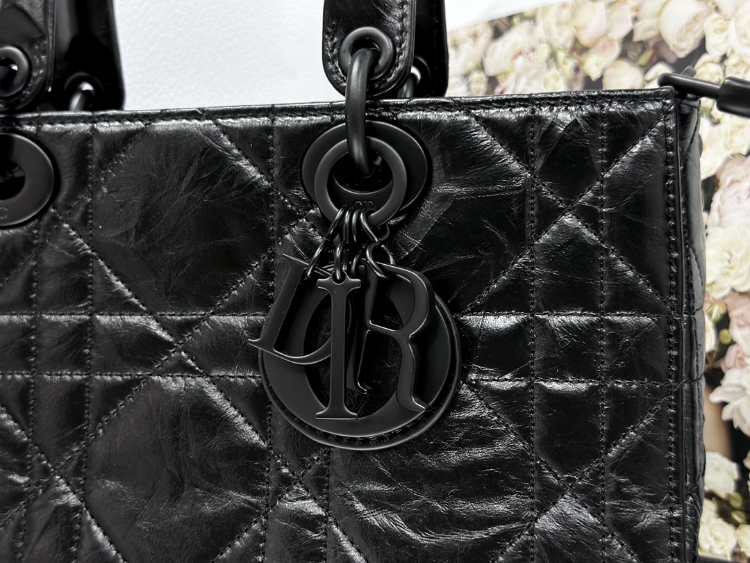 最高級ディオールスーパーコピー ディオールバッグコピー Lady D-Joy バッグ ミディアム M0540OWCB_M900 黒 ブラック ブラック金具 - 画像 (5)