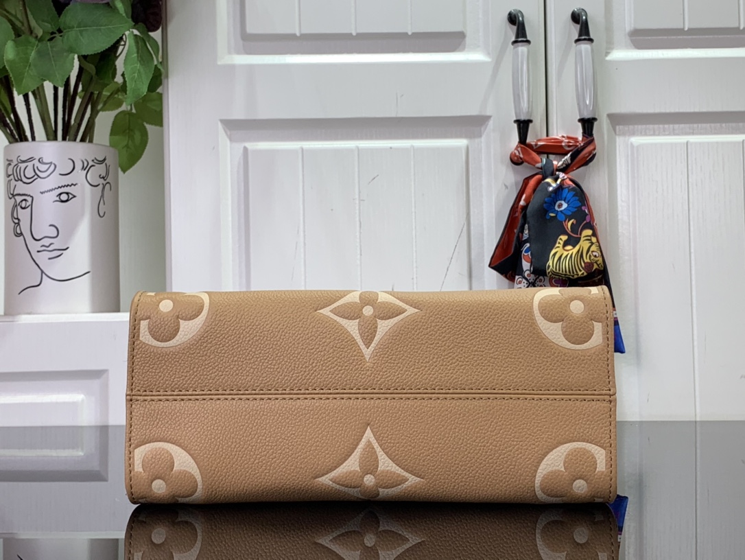 ルイヴィトン ハンドバッグ 新作 Louis Vuitton オンザゴー PM アリゾナ・クレーム M12513 牛革 ゴールド金具 - 画像 (7)