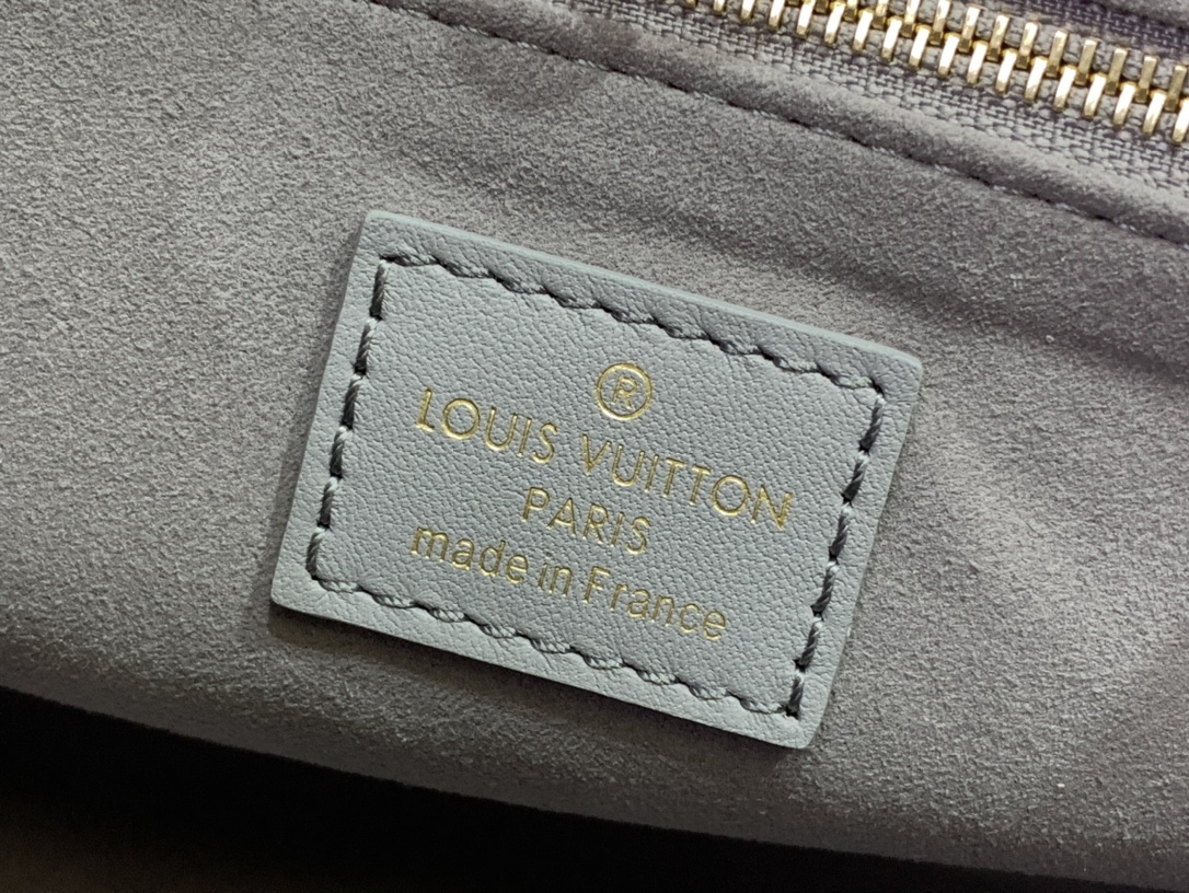 ルイヴィトン ハンドバッグ 新作 Louis Vuitton オンザゴー PM トリアノン グレー M12465 カーフレザー ゴールド金具 - 画像 (2)