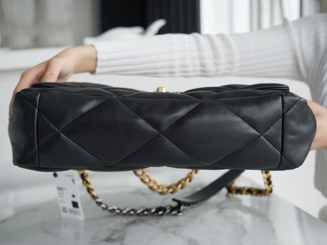 最高級シャネルスーパーコピー シャネルバッグコピー CHANEL 19 マキシ ハンドバッグ ブラック AS1162 B04852 94305 ラムスキン ゴールド金具 - 画像 (5)