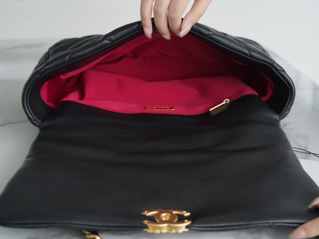 最高級シャネルスーパーコピー シャネルバッグコピー CHANEL 19 マキシ ハンドバッグ ブラック AS1162 B04852 94305 ラムスキン ゴールド金具 - 画像 (3)