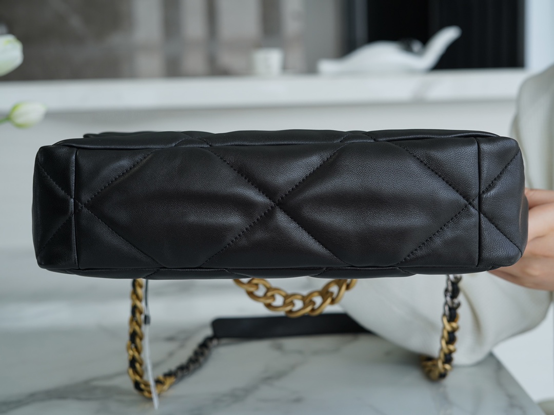 最高級シャネルスーパーコピー シャネルバッグコピー CHANEL 19 ラージ ハンドバッグ ブラック AS1161 B04852 94305 ラムスキン ゴールド金具 - 画像 (7)