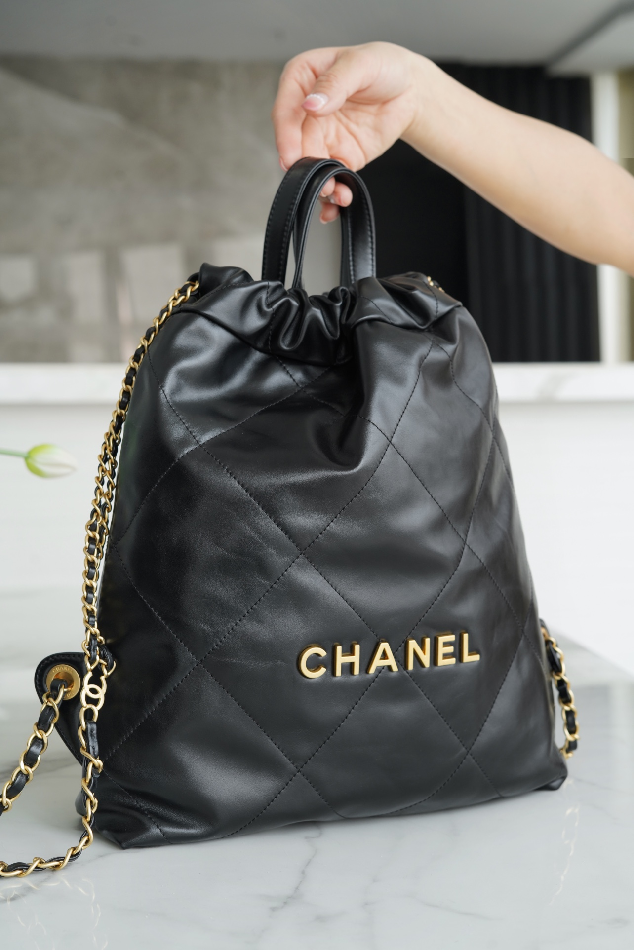 最高級シャネルスーパーコピー シャネルバッグコピー CHANEL 22 バックパック ブラック AS3859 B08037 94305 カーフスキン ゴールド金具 - 画像 (8)