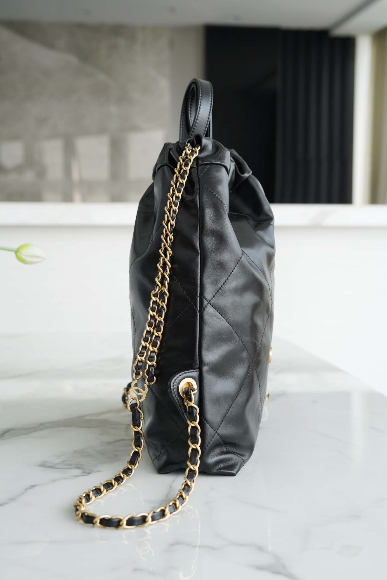 最高級シャネルスーパーコピー シャネルバッグコピー CHANEL 22 バックパック ブラック AS3859 B08037 94305 カーフスキン ゴールド金具 - 画像 (6)