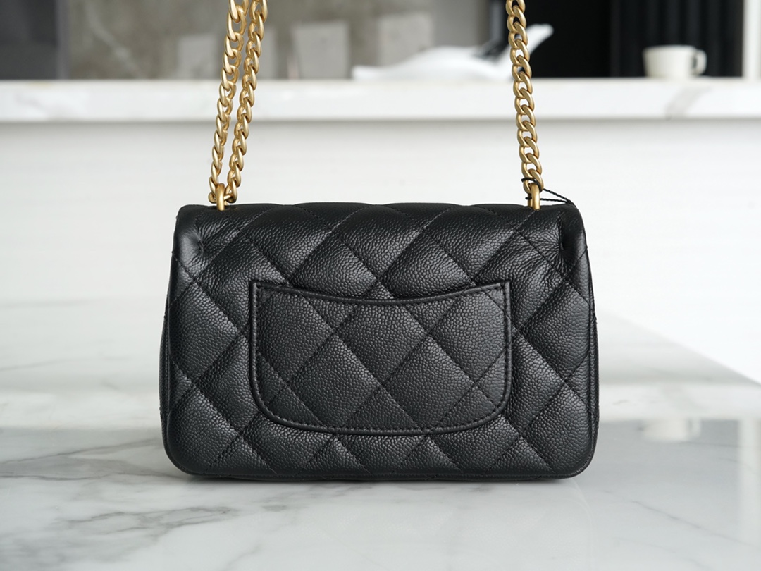 最高級シャネルスーパーコピー シャネルバッグコピー CHANEL ミニ クラシック ハンドバッグ ブラック A69900 キャビアスキン ゴールド金具 - 画像 (9)