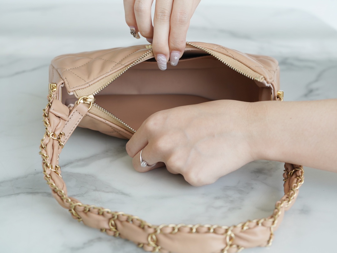 最高級シャネルスーパーコピー シャネルバッグコピー CHANEL チェーンショルダーホーボーバッグ ベージュ AS4612 B14306 NG121 ラムスキン ゴールド金具 - 画像 (5)