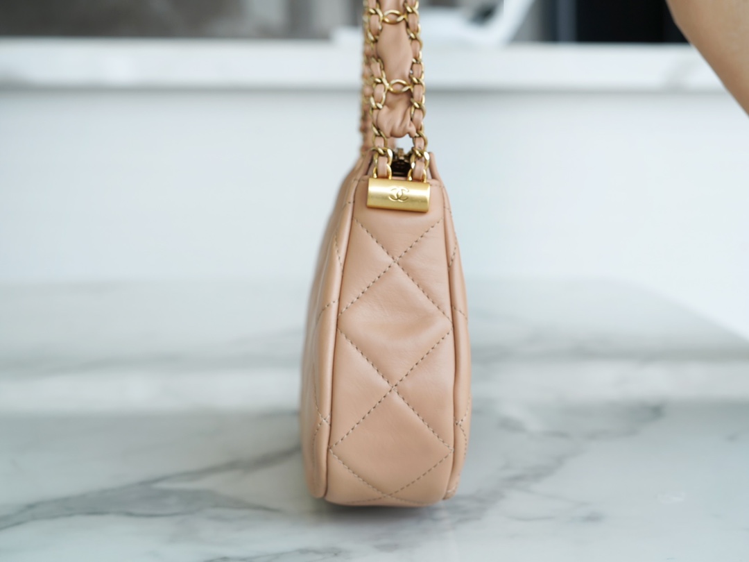 最高級シャネルスーパーコピー シャネルバッグコピー CHANEL チェーンショルダーホーボーバッグ ベージュ AS4612 B14306 NG121 ラムスキン ゴールド金具 - 画像 (4)